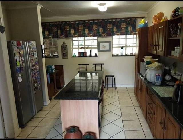 4 BEDROOM HOUSE FOR SALE IN FARRARMERE